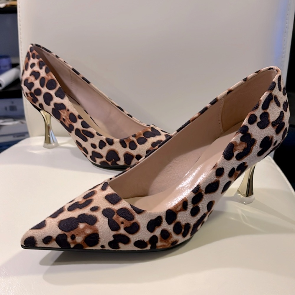 Animal print kitten Hill pumps